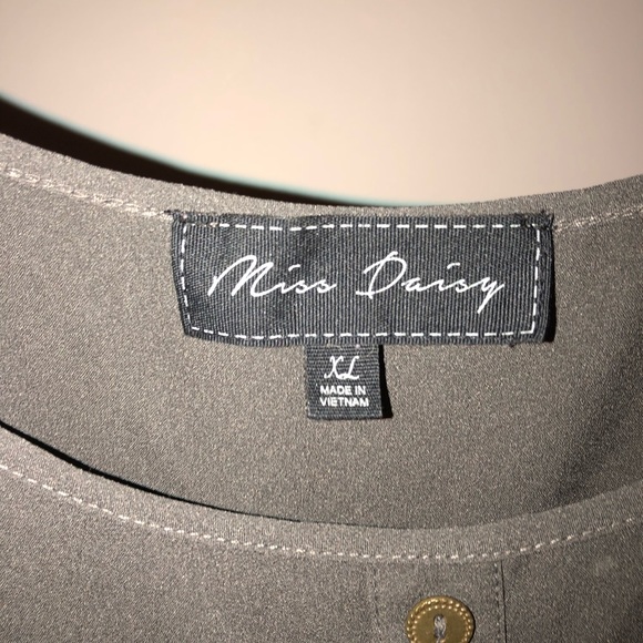 Missy Daisy Brown Blouse with Buttons - Picture 3 of 3